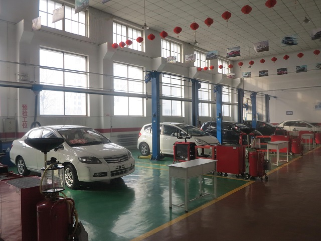 整车故障诊断与保养区域